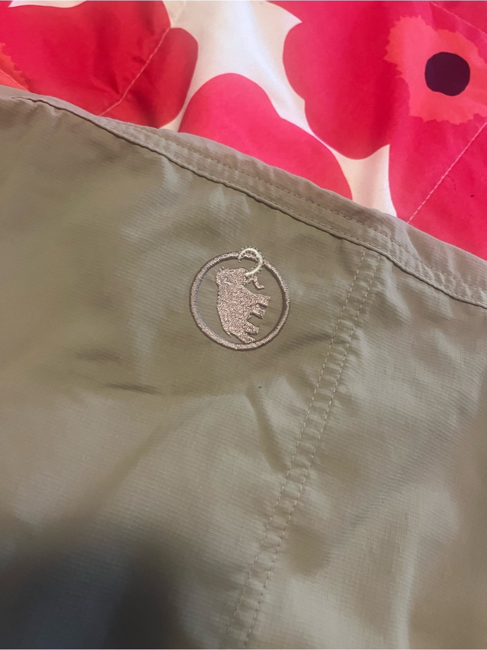 Mammut tan hiking  Outdoor Shorts with Red Logo Patch - Picture 4 of 6